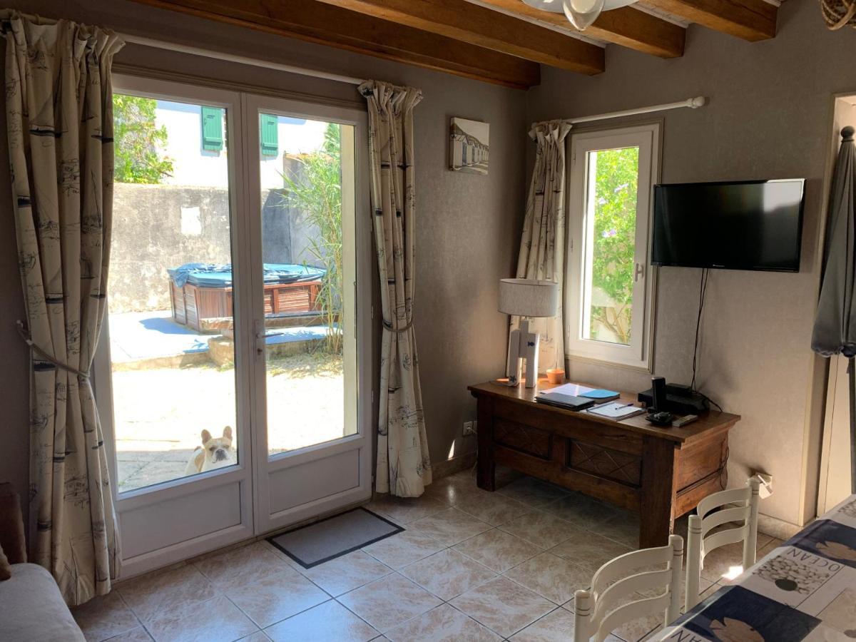 Maison De Pays Au Centre Du Village Saint-Martin-de-Ré Exteriér fotografie