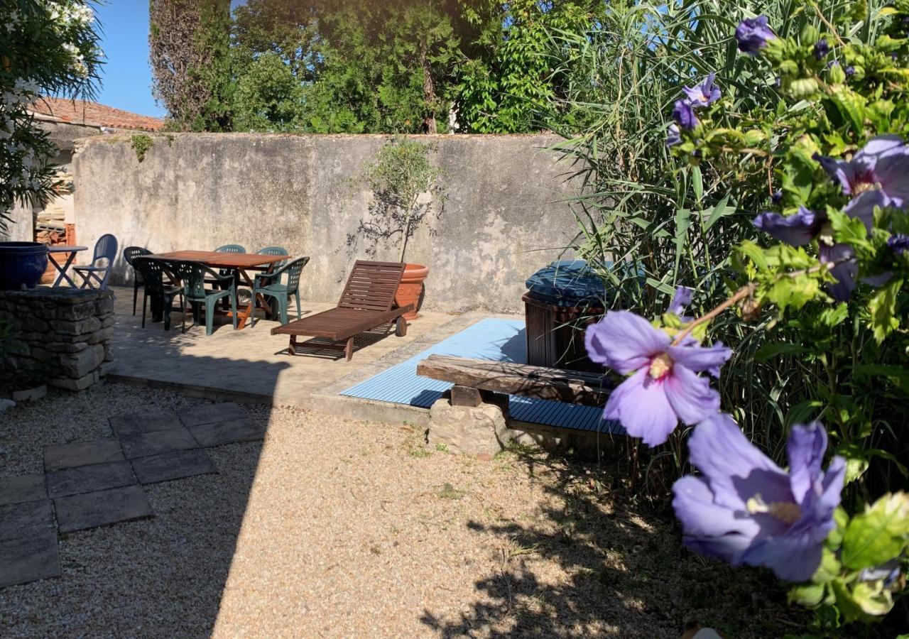 Maison De Pays Au Centre Du Village Saint-Martin-de-Ré Exteriér fotografie